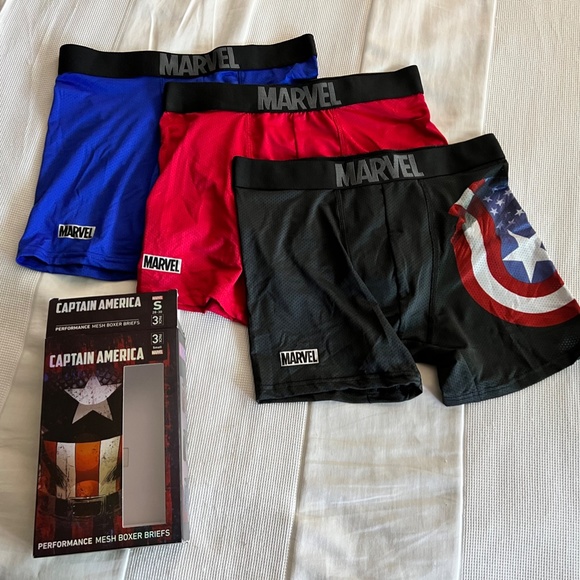 SOLD!! CAPTAIN AMERICA UNDERWEAR SIZE SMALL - Picture 2 of 7